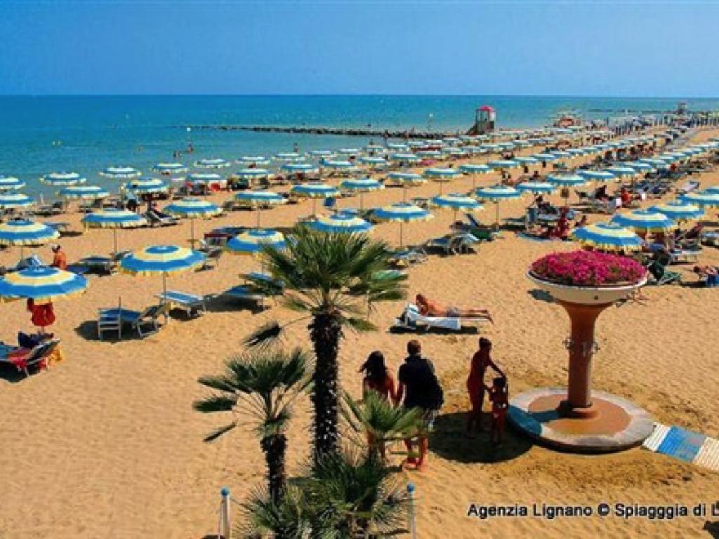 Villa In Lignano Riviera Comfortable Lignano Sabbiadoro Buitenkant foto