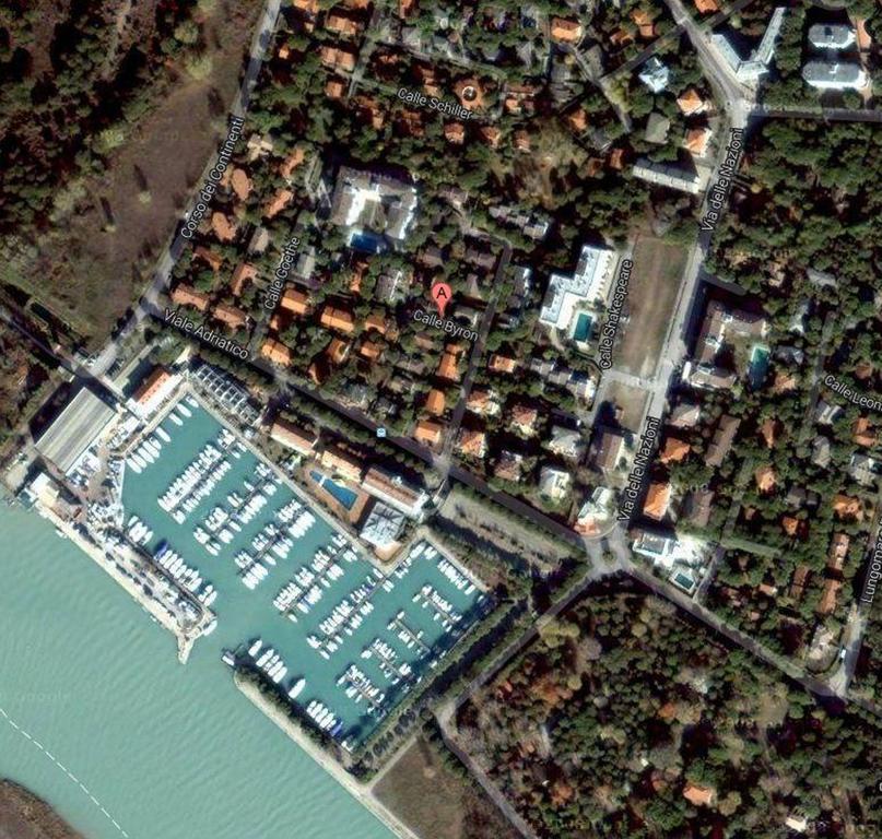 Villa In Lignano Riviera Comfortable Lignano Sabbiadoro Buitenkant foto